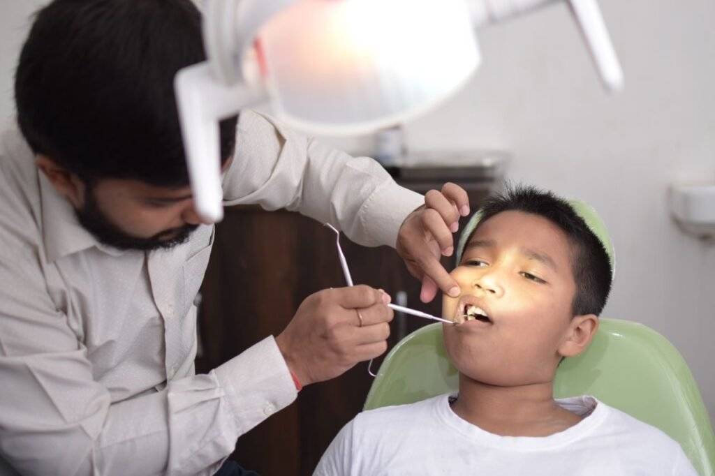 Emergency Dentist in Aurora: What Counts as a Dental Emergency and What to Do First